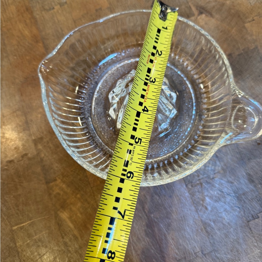 Vintage Clear Glass Lemon Citrus Juicer Classic Home Dining Reamer - Picture 12 of 13
